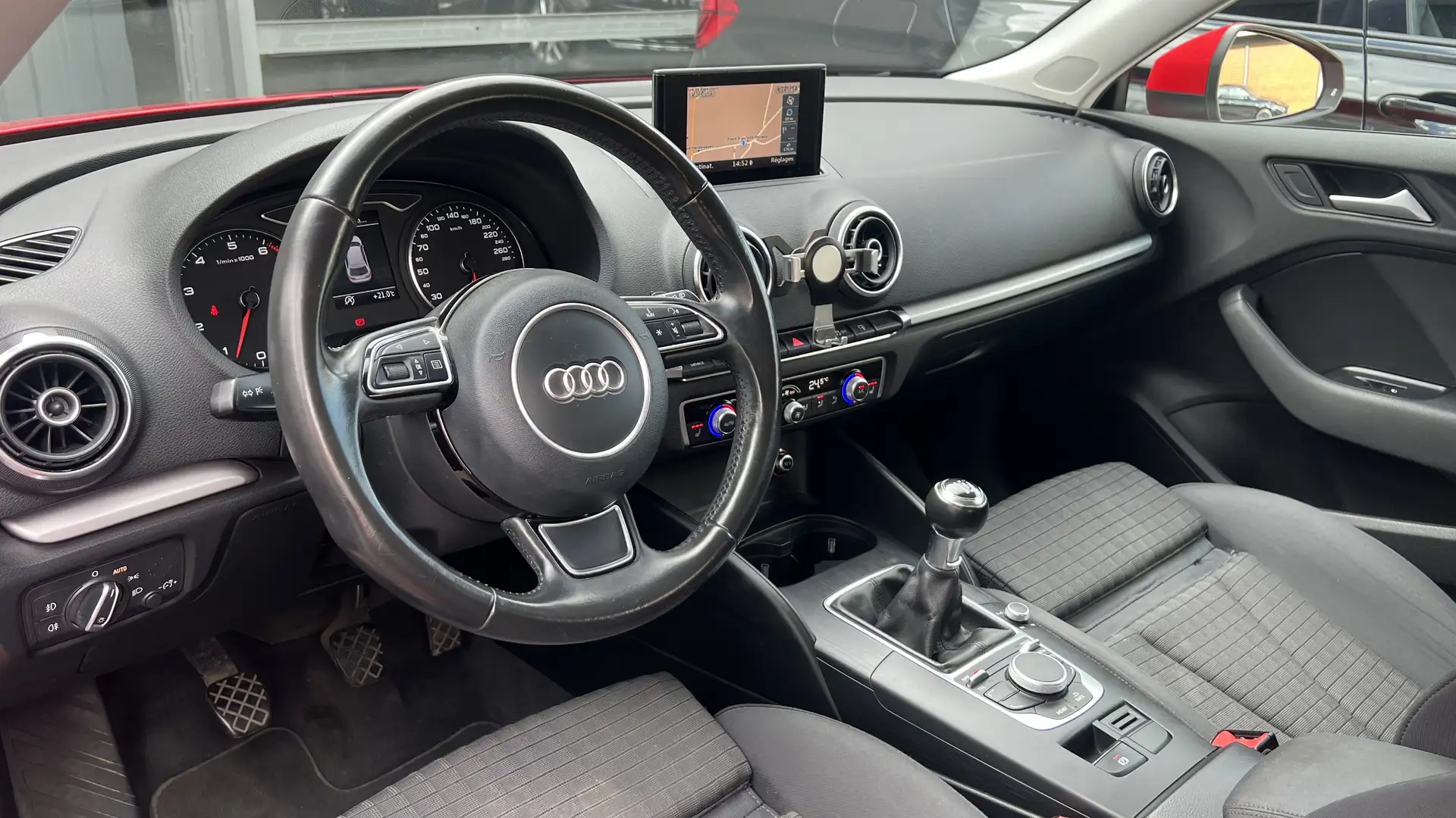 Audi A3 1.2 TFSI Ambition S-Line - Vista 5