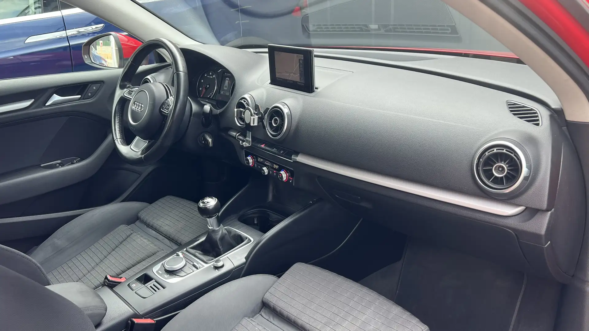 Audi A3 1.2 TFSI Ambition S-Line - Vista 6