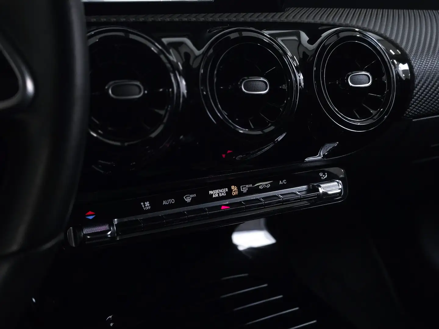 Mercedes-Benz A 180 AMG Line - Vista 10