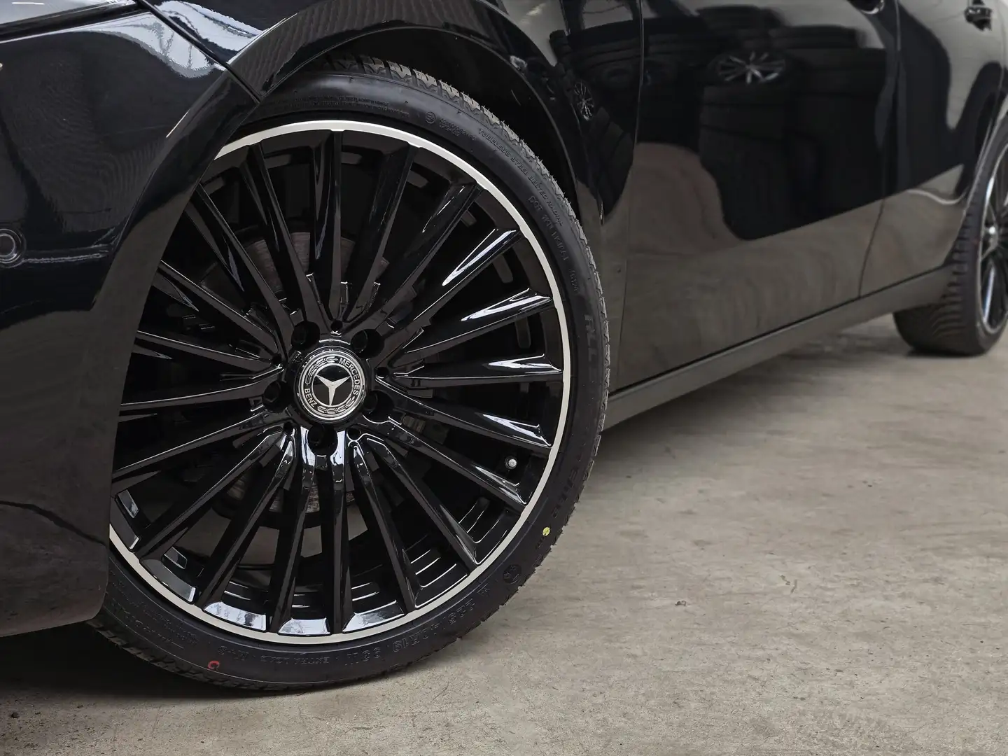 Mercedes-Benz A 180 AMG Line - Vista 11