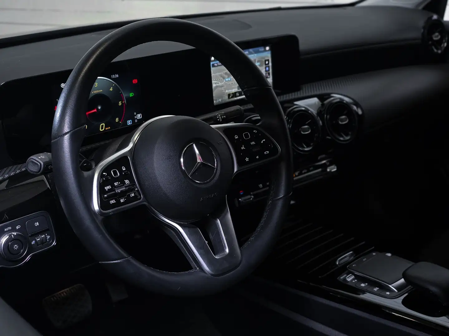 Mercedes-Benz A 180 AMG Line - Vista 4