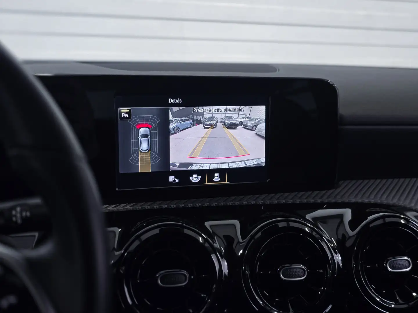 Mercedes-Benz A 180 AMG Line - Vista 8